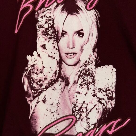 Old Navy Britney Spears Maroon Cropped Graphic Tee sz M - Picture 3 of 5